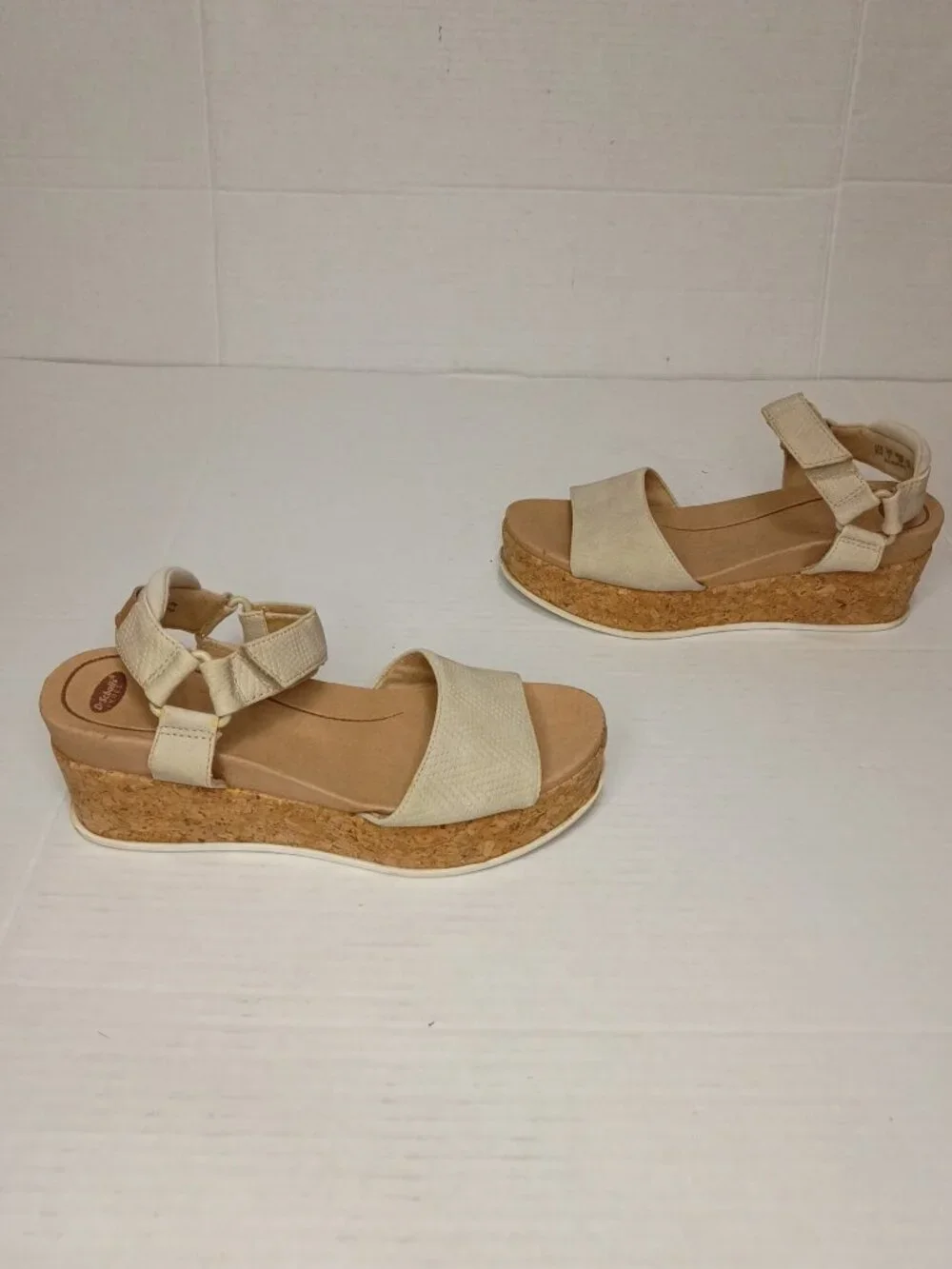 Dr. Scholl’s Beaming Beige Cork Wedge Sandals Women’s Size 6M